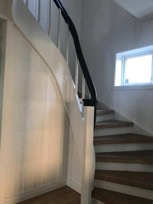 Stort Hus I Porsgrunn Sentrum Med Gangavstand Til "Alt" & Gratis Parkering Til Flere Biler エクステリア 写真