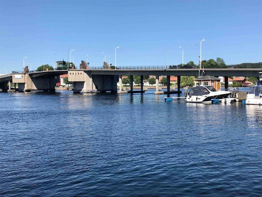 Stort Hus I Porsgrunn Sentrum Med Gangavstand Til "Alt" & Gratis Parkering Til Flere Biler エクステリア 写真